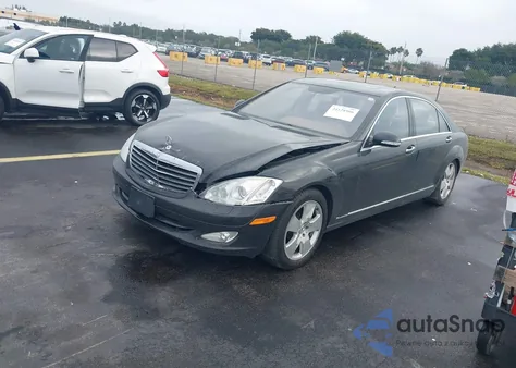 2007 Mercedes-Benz S 550 4Matic z USA, uszkodzony, nr VIN WDDNG86X07A100694